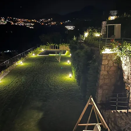 Luxury With Stunning View 호텔 *